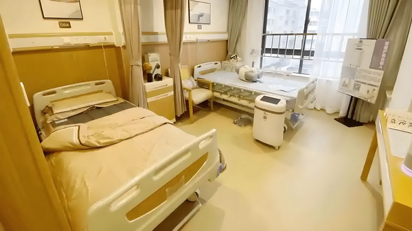 深圳积分落户要什么条件_《南京照相馆》北京首映百万观众见证口碑力作“历史不应被遗忘 马上面人过谎称就带去见